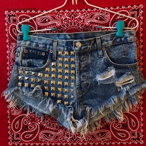 Runway dreamz shorts size small - Picture 6 of 7